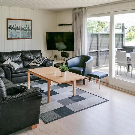 Prázdninový dům 3 Bedroom Beautiful In *