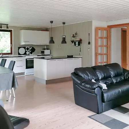 3 Bedroom Beautiful In Prázdninový dům