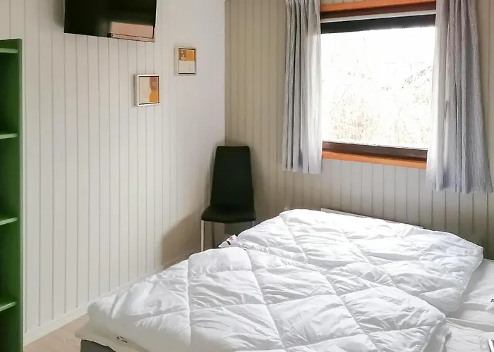 3 Bedroom Beautiful In Holiday home